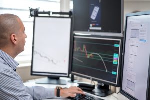 forex trading looking at charts